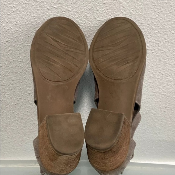 Carlos Santana Della Ankle Booties Women's 8M Heel Tan Zip Buckle Suede Look - Picture 7 of 8